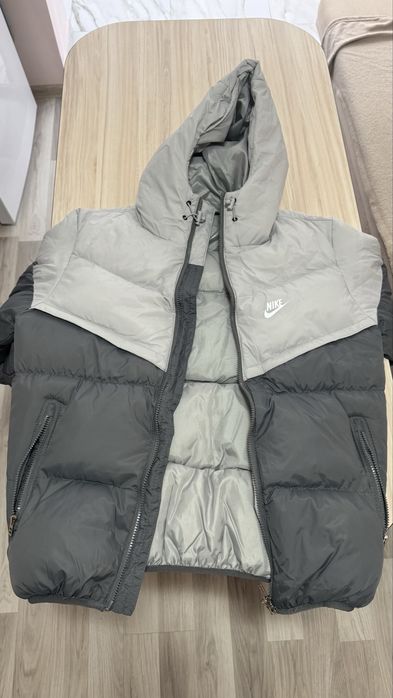 Зимно яке Nike Windrunner Puffer / Пухено яке Nike