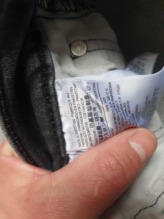 Blugi LEVI'S 519 Extreme Skinny Lo-Ball - Marime W33 (Talie 82 cm)