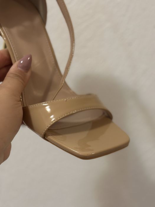 Сандали на ток 38 номер