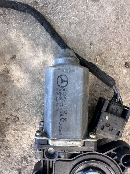 Стъклоповдигачи Mercedes C200/C220/C270 W203 2003Година