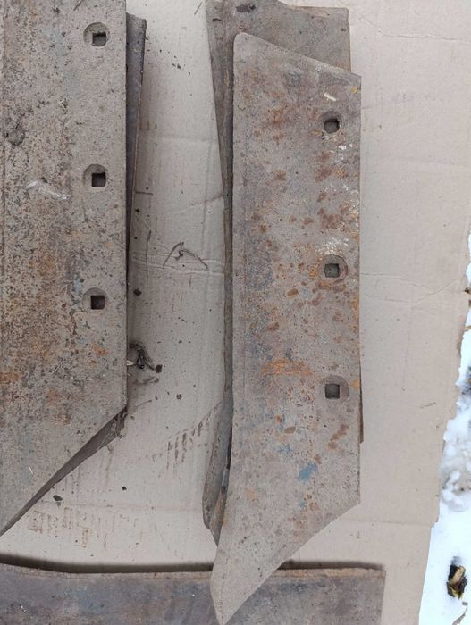 Лемеха на плуг.    .