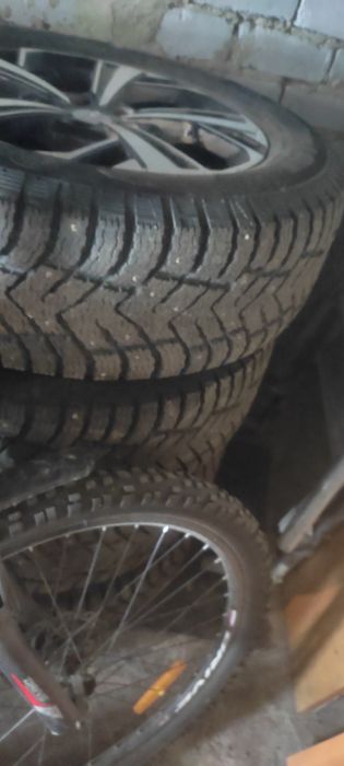 Зимние шины в идеальном состоянии.