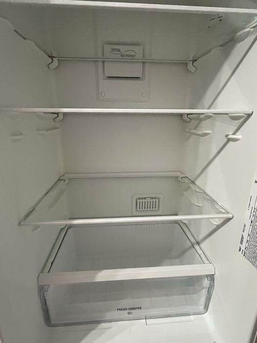 Продам холодильник, фирма “Hotpoint”