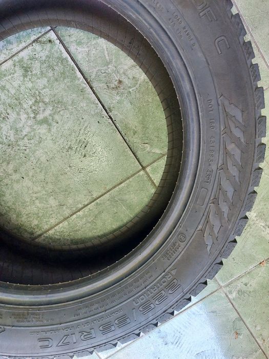 2 anvelope 225/55 R17 C Nokian