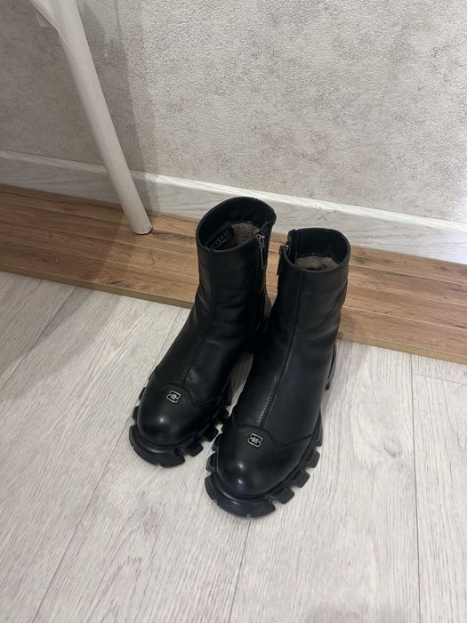 Зимние сапоги 4 пары , 36 размер