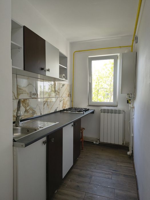 Garsoniera recent renovata de închiriat