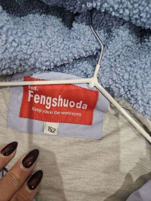 Продам куртку для девочки