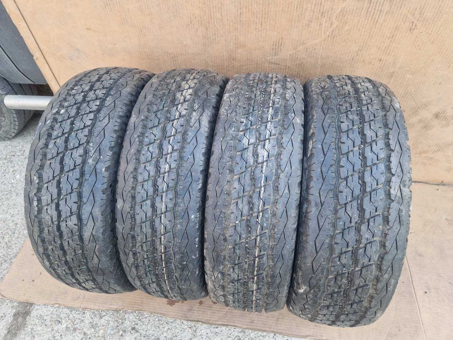 4 Bridgestone R15C 215/70 Летни бусови гуми  DOT0518