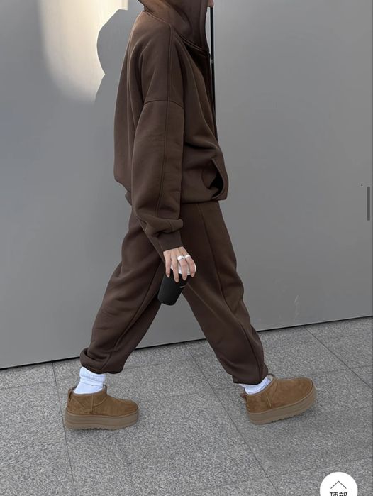 Спортивный костюм