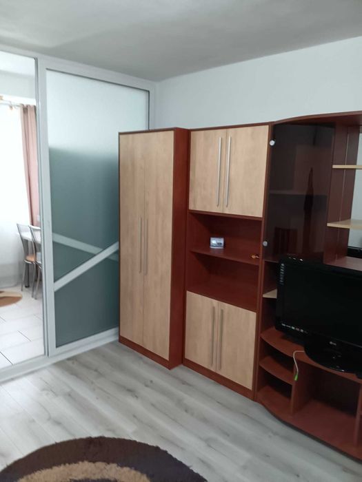 Închiriez ap. 1 cameră Mazepa 1 bL. G. Galați complet util mob. AC centrală proprie