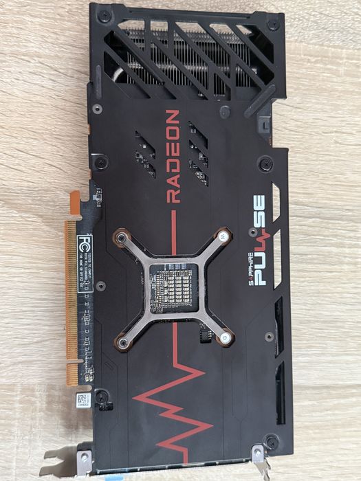 AMD 7600rx Radeon Saphire  Pulse 8gb vram GDDR6 128bit