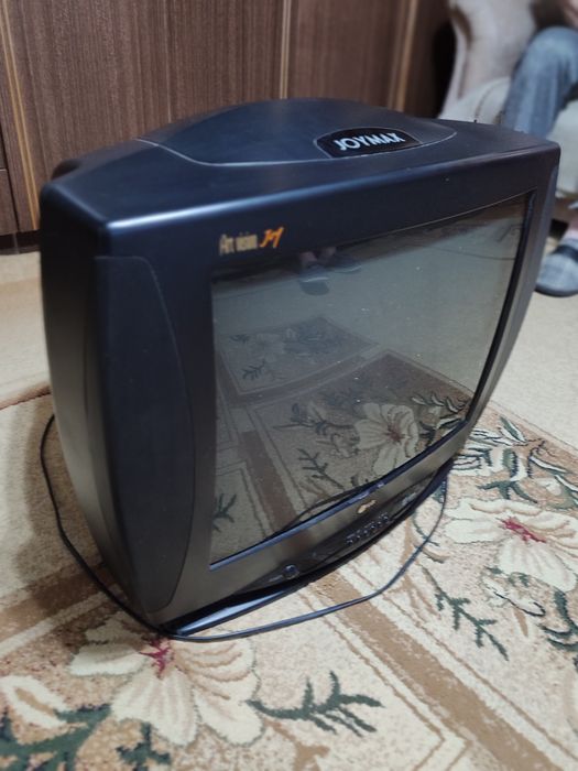 Телевизор LG (бу)