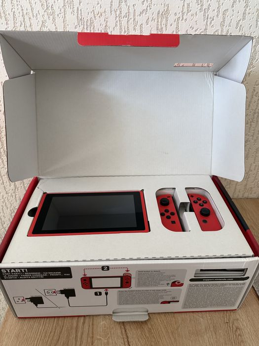 Nintendo Switch V2 Mario Edition + аксесоари