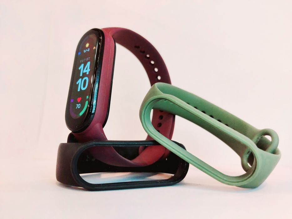 Продаю Mi band 6