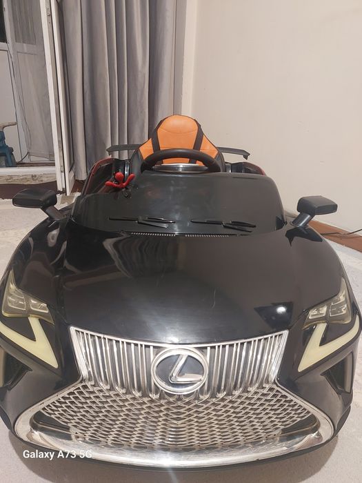 Продам машинка детям