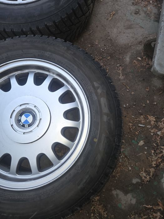 Продаются шины и диски на бмв R16