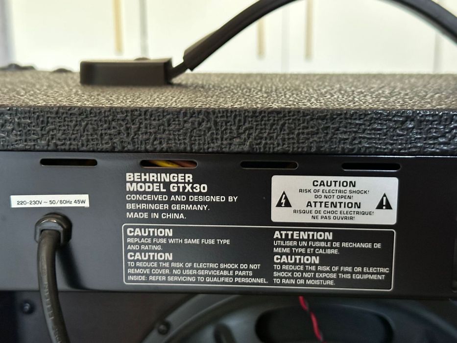 Электрогитара+чехол+усилитель