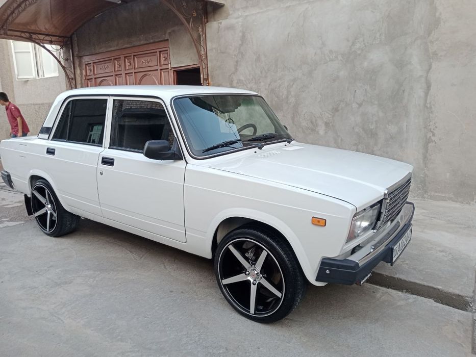 Jiguli21 07 sotiladi