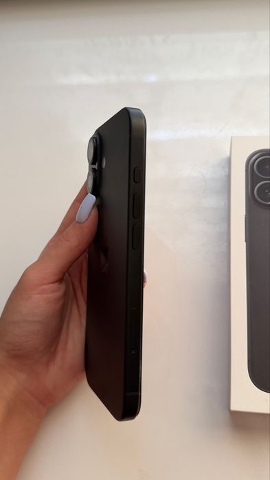 Продаю iPhone 16 128Гб