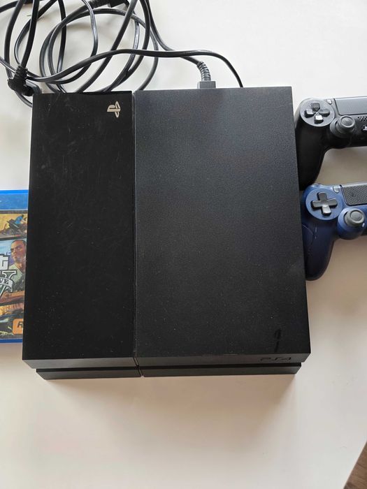 PlayStation 4 със 2 джойстика