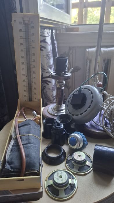 Светильники две штуки