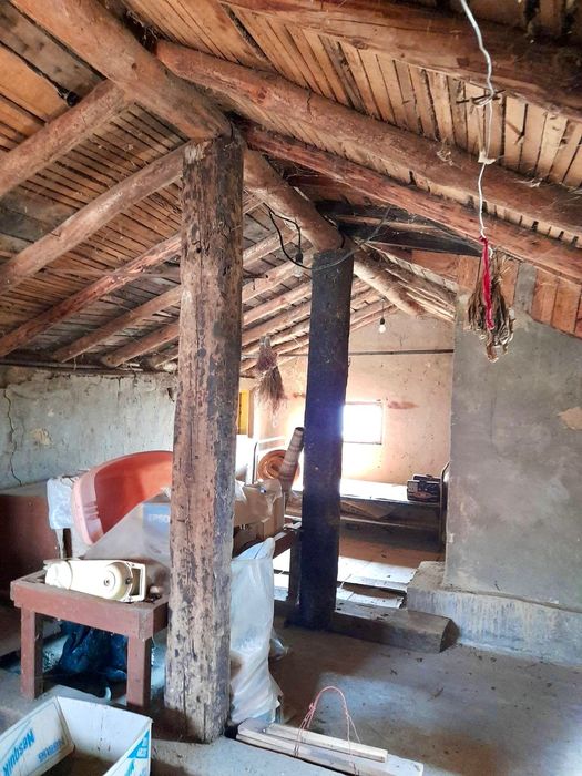 Къща с двор с. Разделна