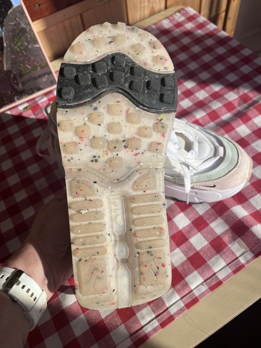 Маратонки NIKE ……