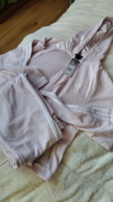 Анцунг,, Адидас,,