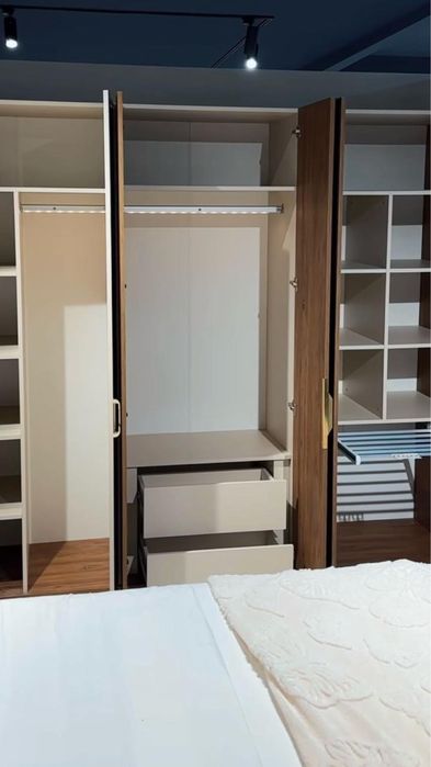 Спальный гарнитур