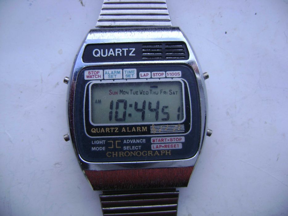 Продавам 4 броя кварцови часовника Casio,Quartz,Bratleboro