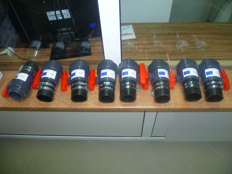 Неупотребявани съдове с люк