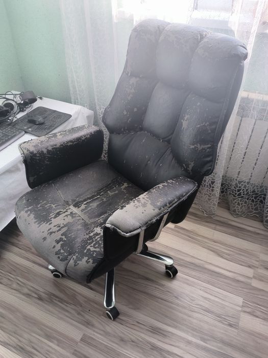 Кресло офисное .