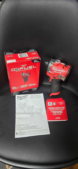 Cheie compactă de impact Milwaukee M12 FCIWF12G3 Stubby