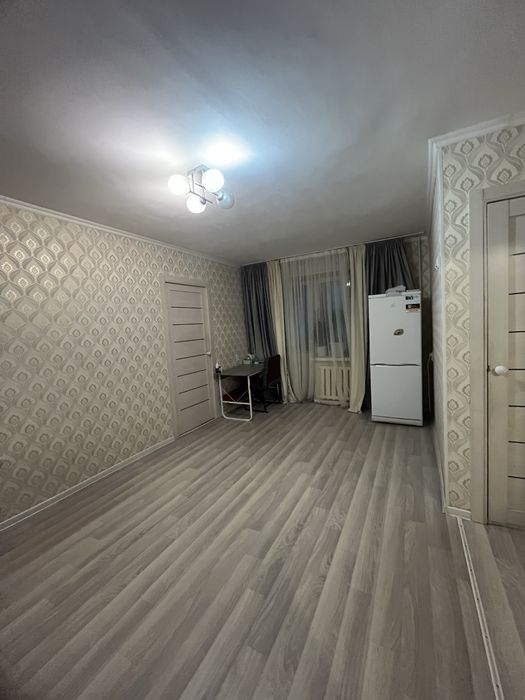 Продается квартира 3 этаж не угловая