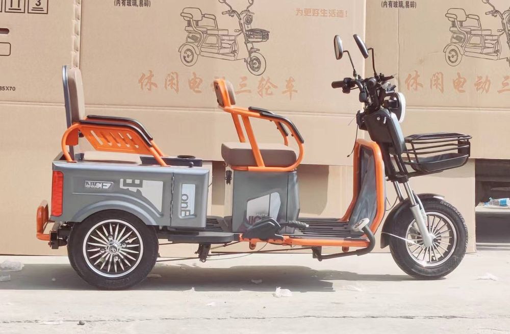 Скутер 3-х колесный Модел Х7