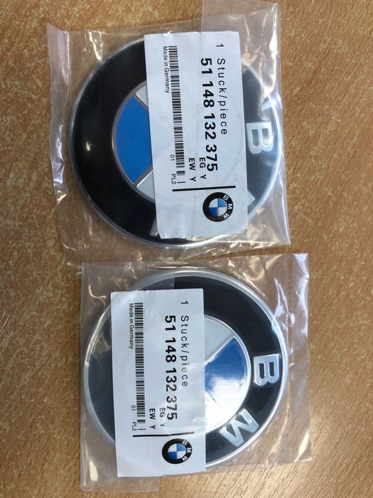 Emblema Logo Capota si Portbagaj Bmw Seria 3 5 6 7 F01 F10 F20 F30 82 mm, Cu 2 orificii si 3 orificii, NOI