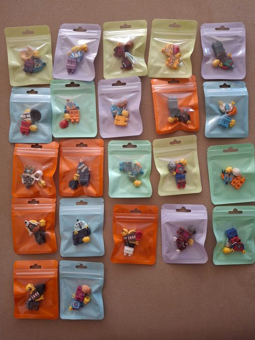 оригиниални минифигурки Лего LEGO® Minifigures за картонена торта/колекциониране/подарък