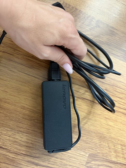 Оригинално зарядно за лаптоп Lenovo