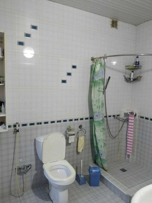 Двухуровневый дом 6 комнат на участке 2.6 сотки