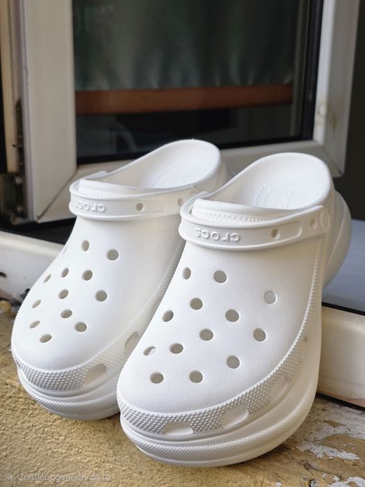 Classic bae clog cu talpa externa ultra profilată.