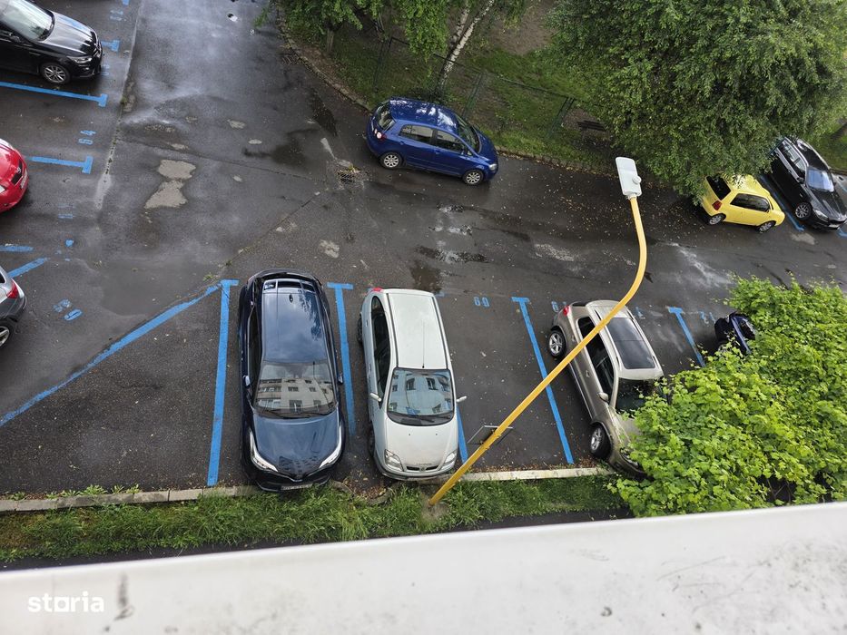 Apartament 3 camere, balcon, beci ,parcare, Brașov  zona Astra
