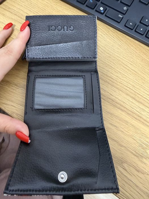 Портмоне Gucci със слот за карти