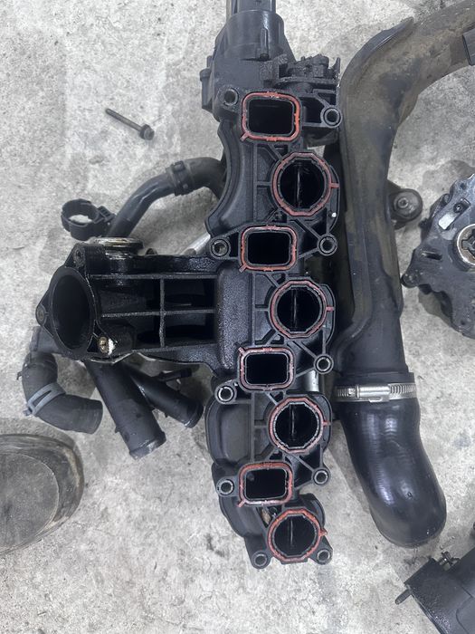 Piese motor si accesori Volkswagen Golf 6 1.6 TDI CAYC