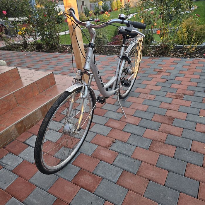 Bicicleta dame cu roti pe  28"