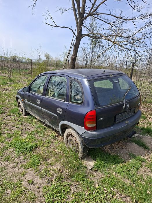 Vând Opel corsa B radiat