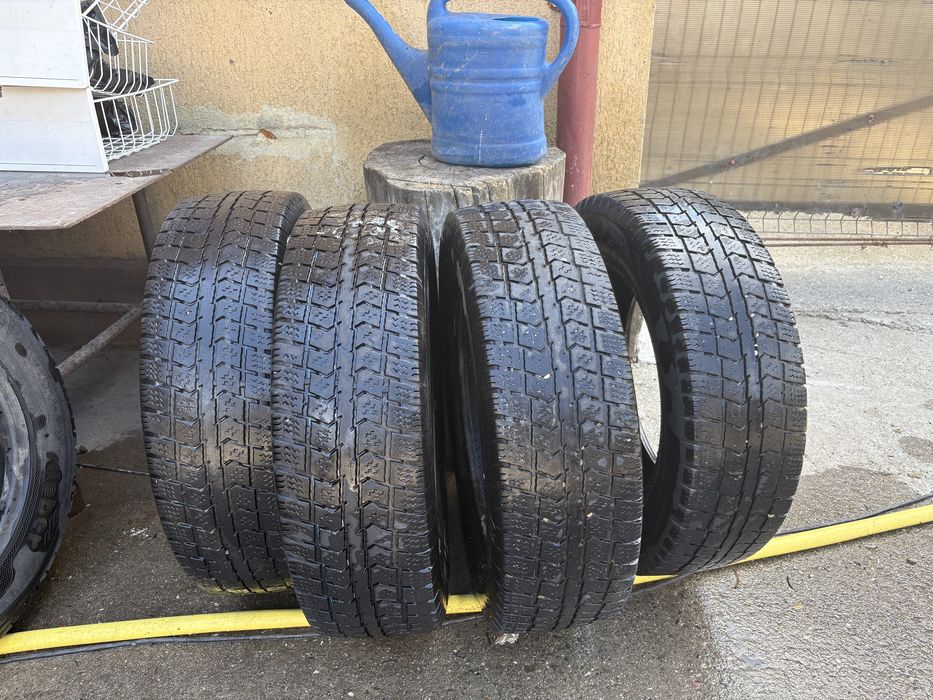 Vand 4 cauciucuri de vara si 4 All Season 205,65 R16C