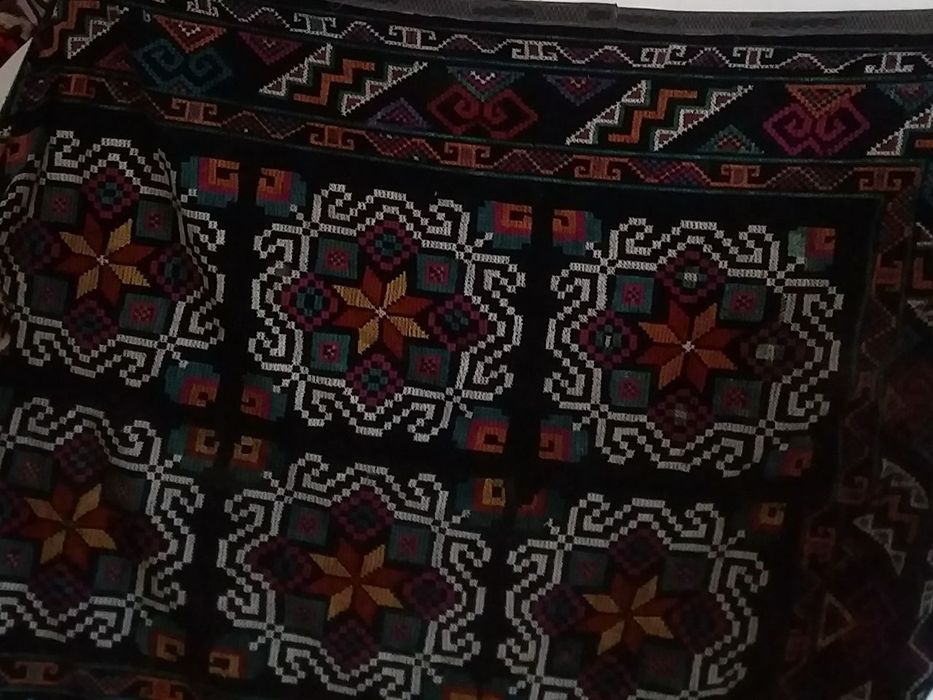 Suzana kashtalari ideal holatda qulda tuqilgan