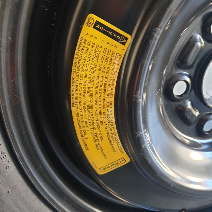 Резервна гума тип патерица