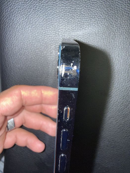 Vand iphone 12 pro spart .
