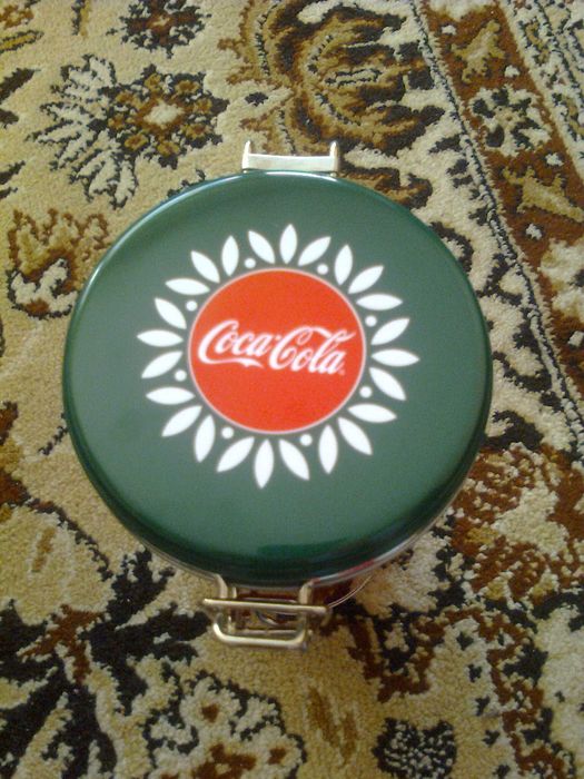 камионче играчка /метална кутия с закопчалка